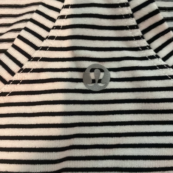 lululemon tank top black and white size 6 - Picture 3 of 3